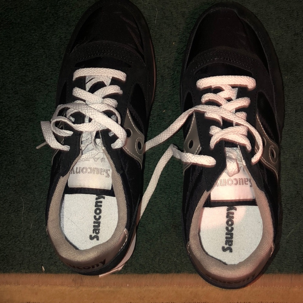 Saucony  NWOT sneakers size 8